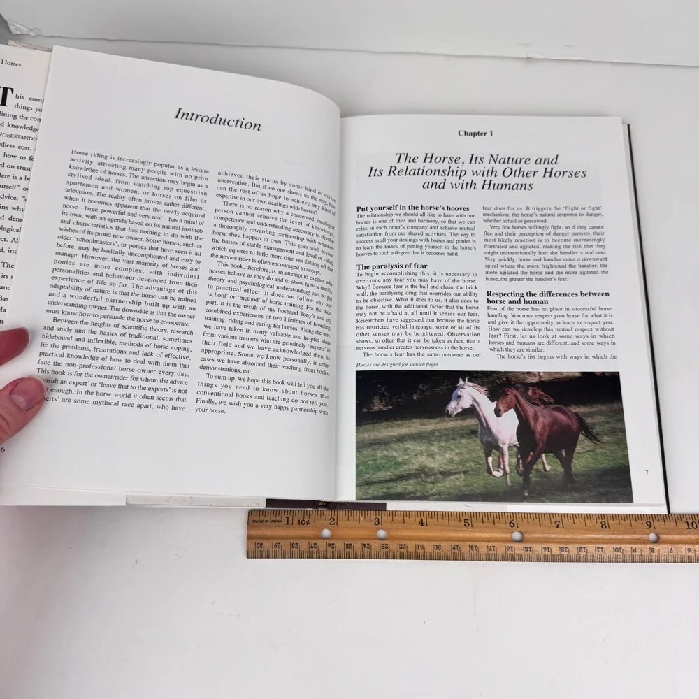 Vtg 2001 Handling and‎ Understanding the Horse Hardcover Book w Dust Jacket